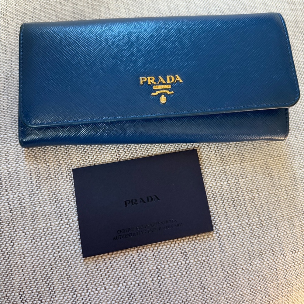 Prada Navy Blue Wallet with Gold Logo - Picture 4 of 13